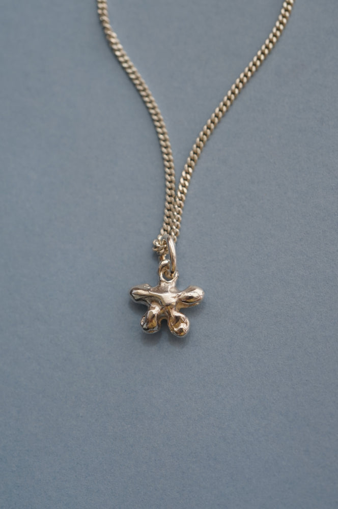 Flor Necklace